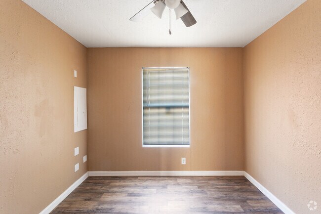 2BR, 1BA - #201 - Second Bedroom