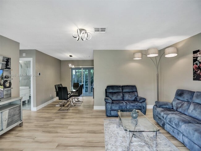 Photo - 491 SE 23rd Ave