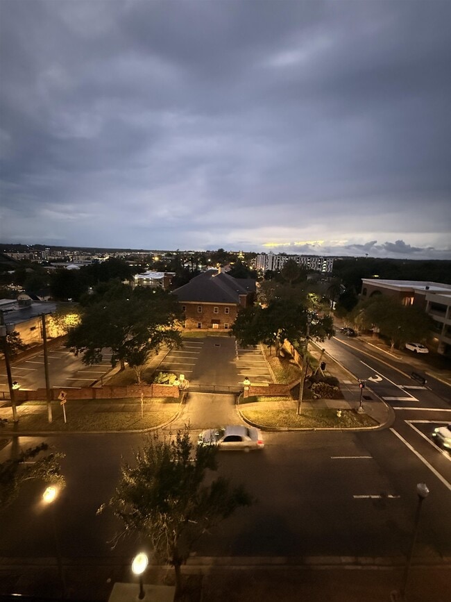 Photo - 215 W College Ave Unidad 302