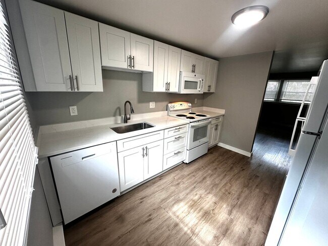 Photo - 9 Emerald Dr Unit 6