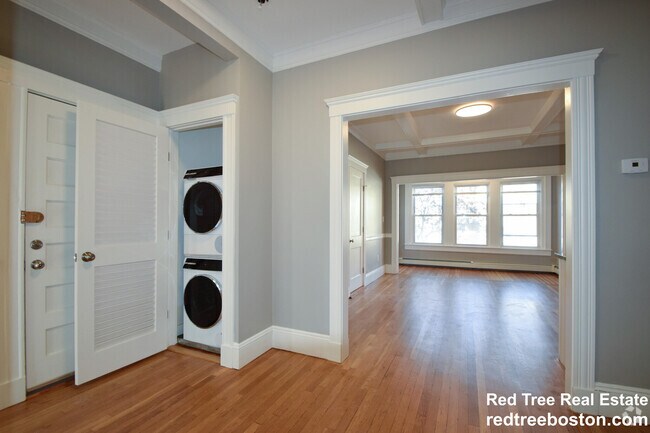 Building Photo - 142 Sutherland Rd Unit #2 Rental