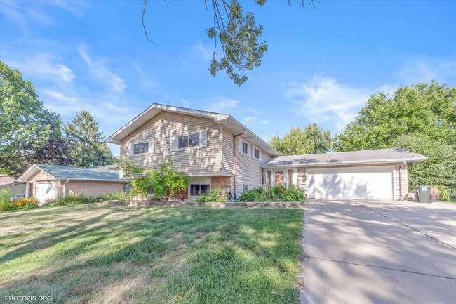 Building Photo - 1625 Pierce Rd Rental