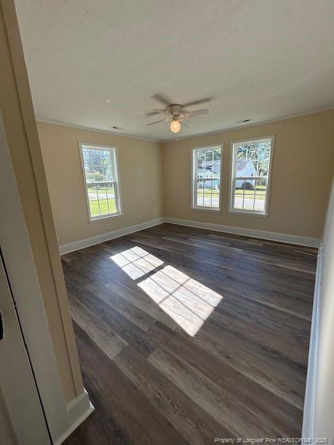 Building Photo - 1209 E 6th St