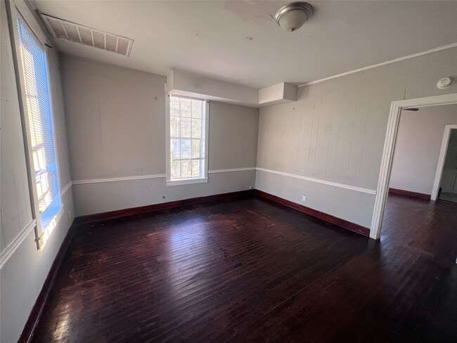 621 Harrison Ln