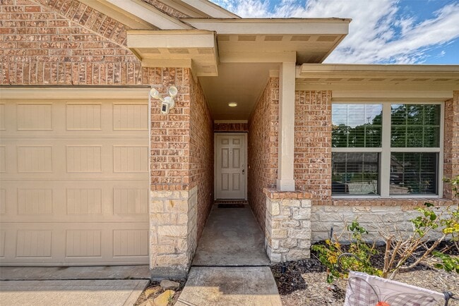 14004 Lake Cres Dr