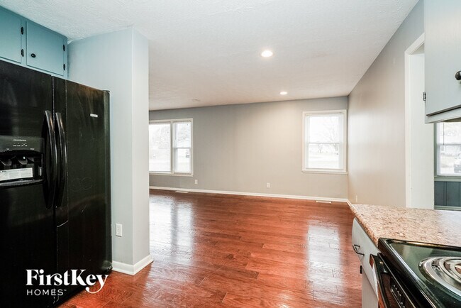 Photo - 371 S Hendricks Dr