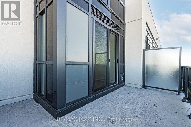 Photo - 2545 Simcoe St N Unit PH 16