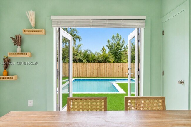 Photo - 22 NE 44th St