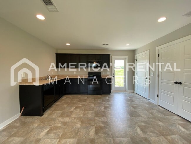 Photo - Home for Rent in Talladega, AL!!! COMING SOON!