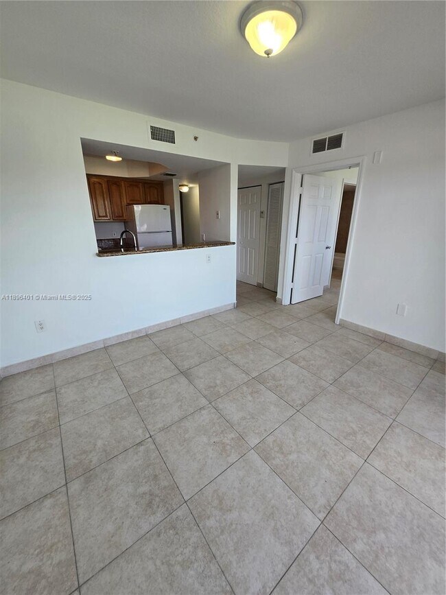Photo - 2647 NW 25th Ave Unidad 307