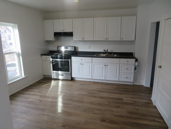 Photo - 107 Manitoba Ave W Apartamento Unidad 2 Bedrooms of  2