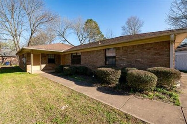 Building Photo - 114 S Mitchell St Unit A