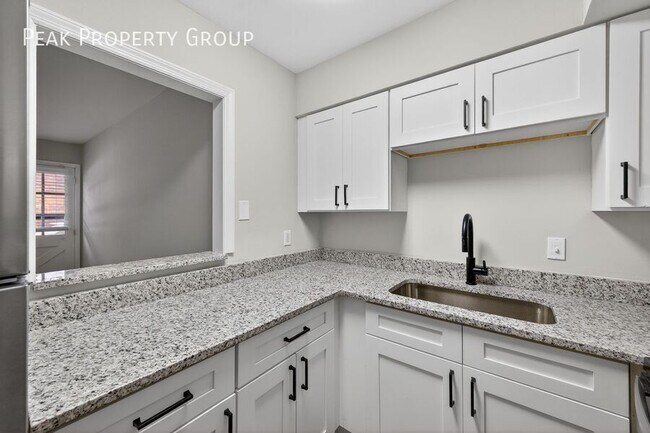 Photo - 6419 Montgomery Rd Unidad A4