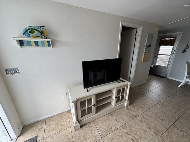 Photo - 40 W Cowles St