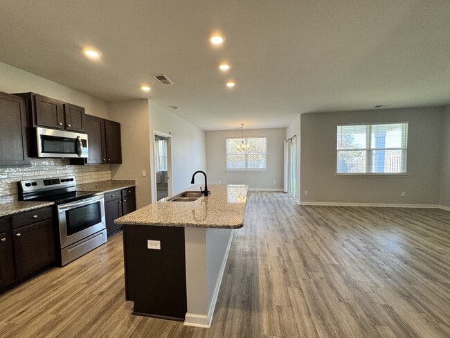 Photo - 104 River Winding Rd