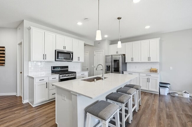 Photo - 9648 4th St N