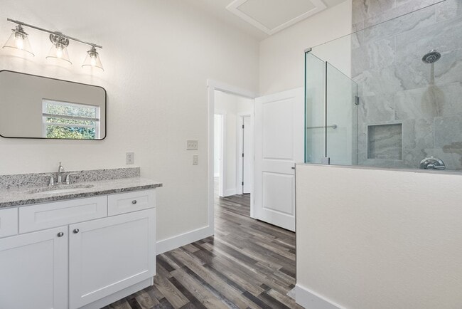 Photo - 705 Fifth St