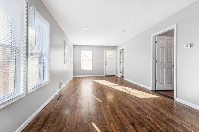 Photo - 21704 Jefferson St