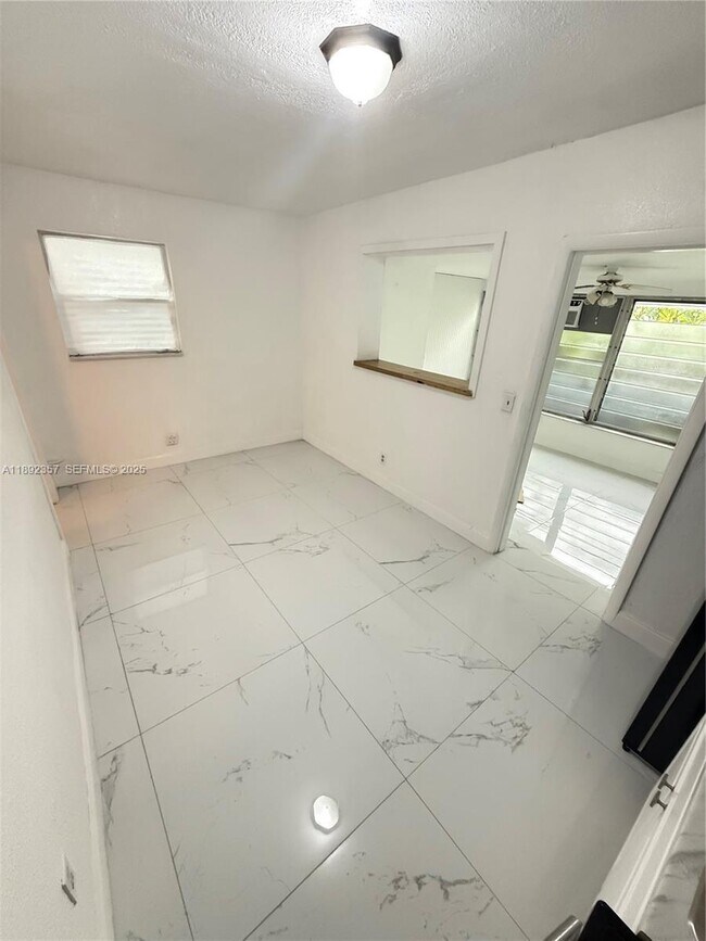 Photo - 200 N 61st Ave