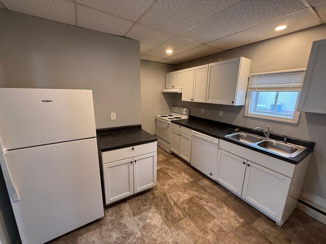 Photo - 4 Bed 2 Bath Home