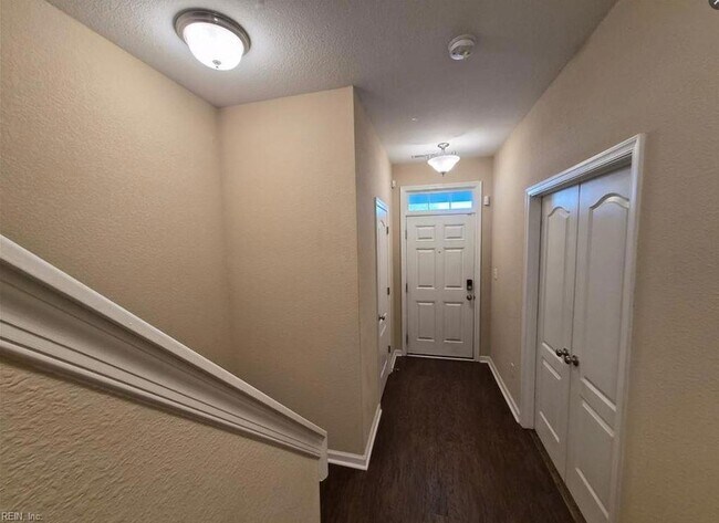 Photo - 279 Tigerlilly Dr