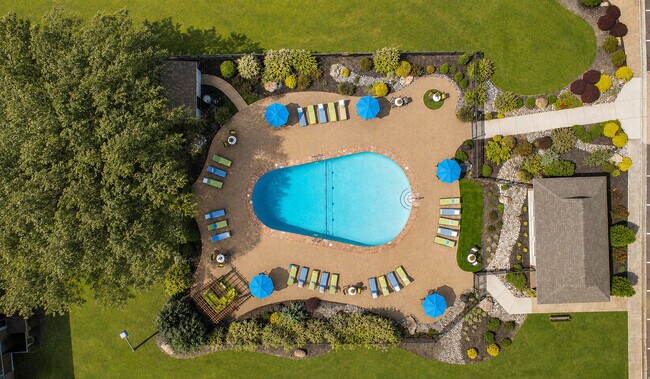 Collins Crossing Apartments