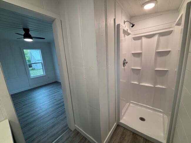 Photo - 109 W 14th St