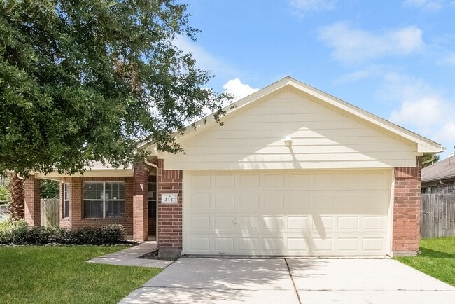 Building Photo - 2447 Halstead Dr Rental