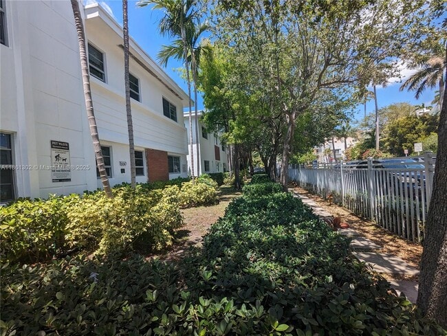 Building Photo - 1550 Pennsylvania Ave Unit 111