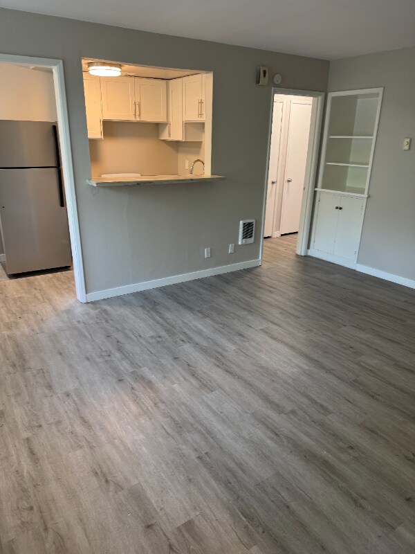 Building Photo - 4640 22nd Ave NE Rental