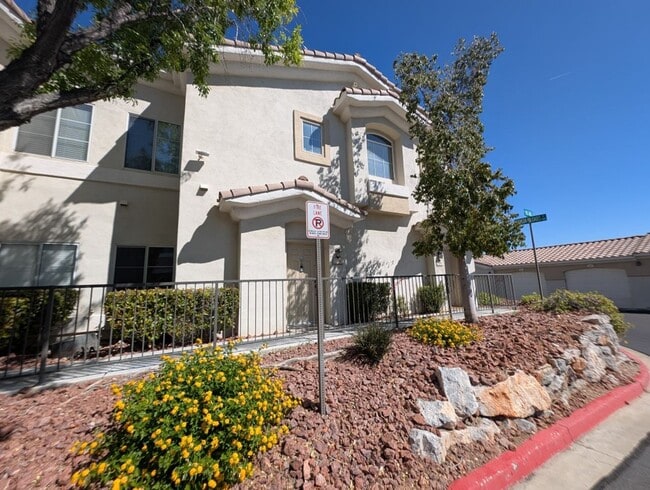 Photo - 10001 Crimson Palisades Pl