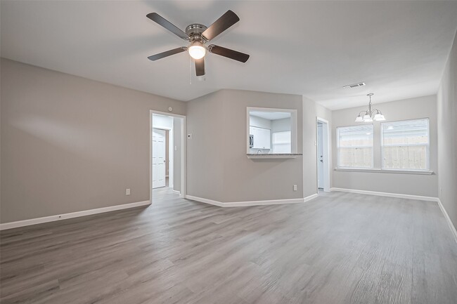 Photo - 1739 W 5th St