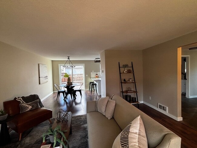 Photo - 4 bed 3 bath, Bonus room, Rv parking, Fenc...