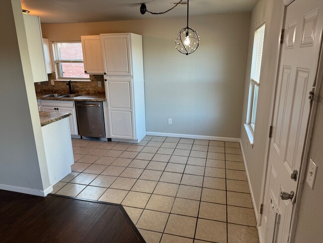 Photo - 409 W Matthew