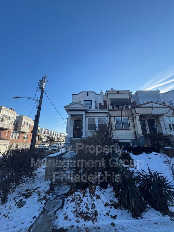 Photo - 129 S 63rd St Unidad 1 Rental