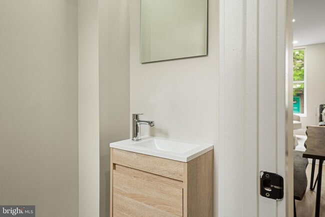 Photo - 648 N 36th St