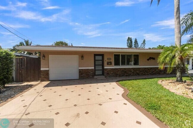 Building Photo - 7621 NW 13th St Rental