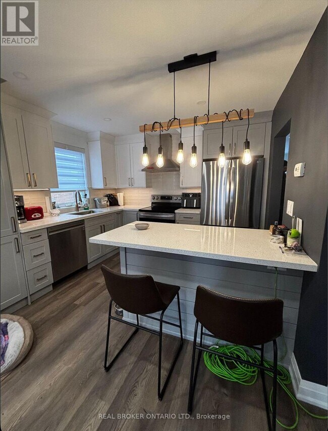 Photo - 147 Lasalle Ave