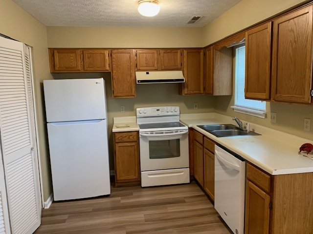 kitchen - 455 Three Springs Rd Unidad #5 Rental