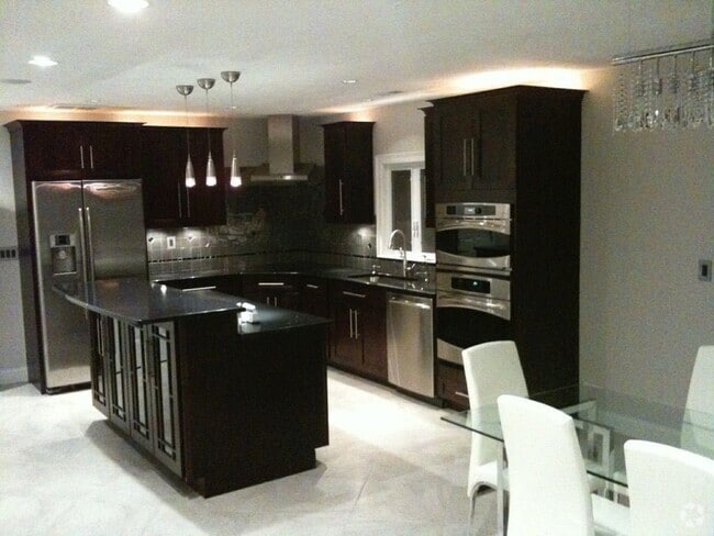 Building Photo - 1132 W Boylston St Unit 2 Rental
