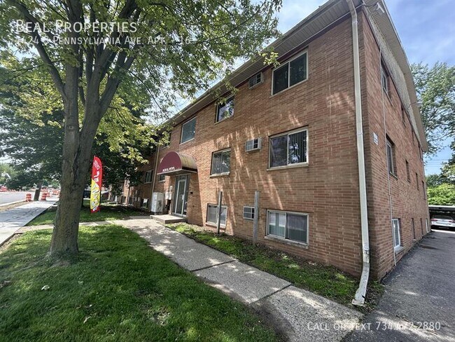 1424 S Pennsylvania Ave Unidad 16
