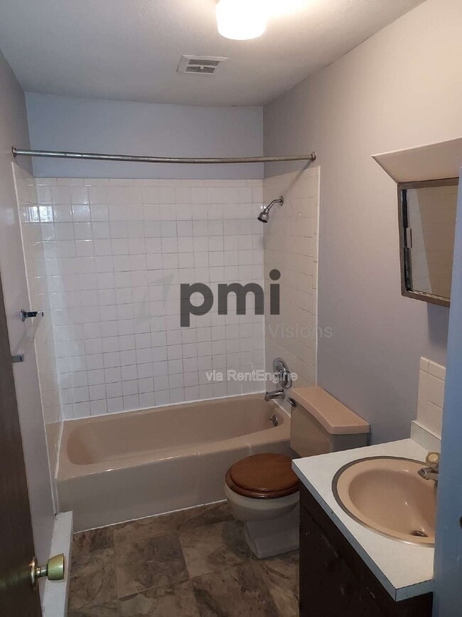 Photo - 371 Southland Dr Unit 33