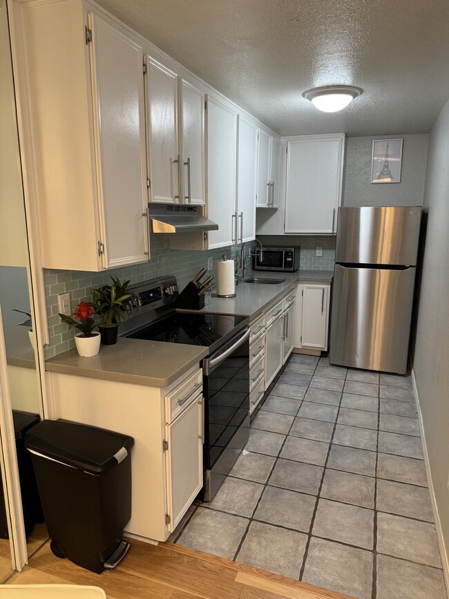 Building Photo - 2801 N Los Felices Cir E Unit D110