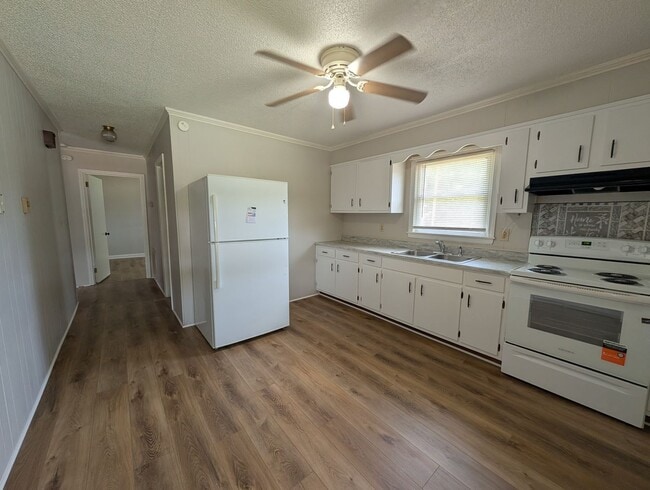 Photo - MOVE-IN READY!