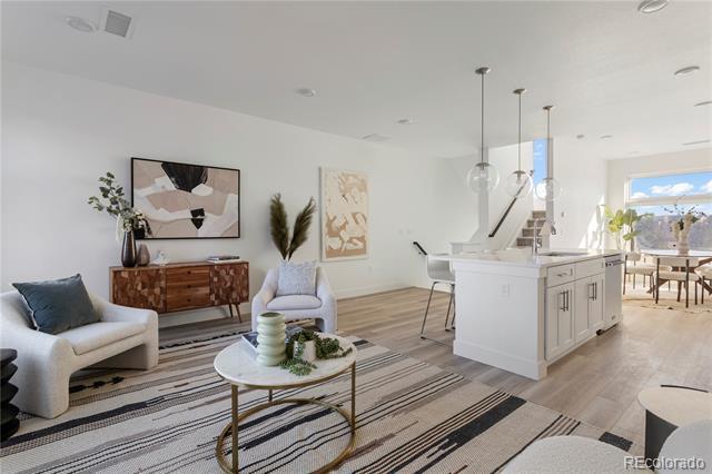 Photo - 18 Oneida Ct