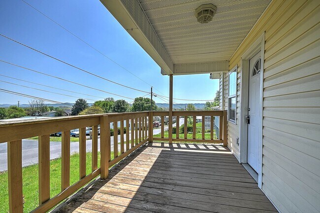 Photo - 148 Kingsley Ave