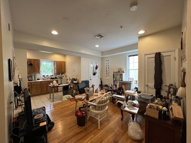 Photo - 460 Green St Unit 3