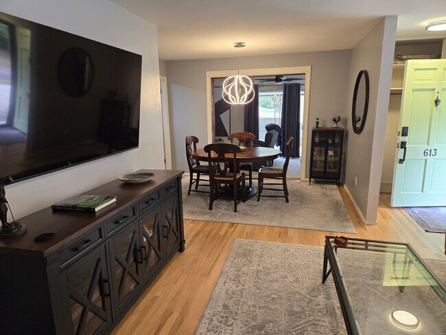 Photo - 613 Westbury Dr