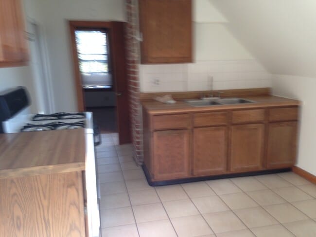 1005 Elmwood Ave Unidad 3