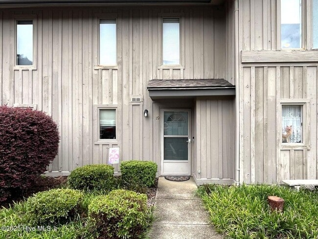 Photo - 940 Linden Rd